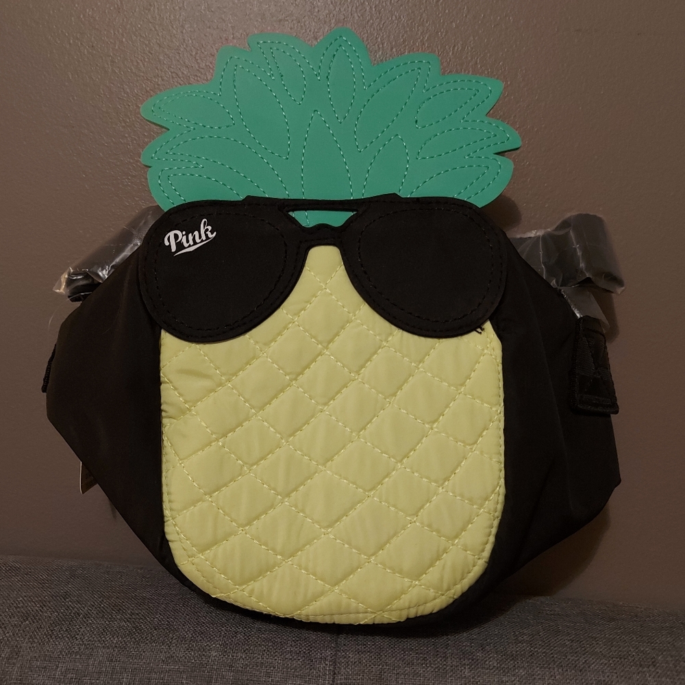NWT ๐ท VS PINK | Pineapple Cooler